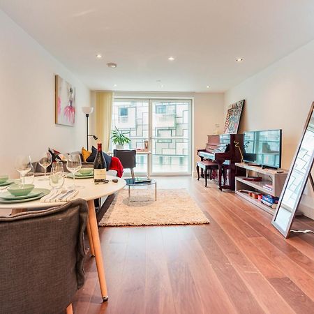 Stylish And Comfortable Canary Wharf Apartment Perfect For Long Stays Londra Dış mekan fotoğraf